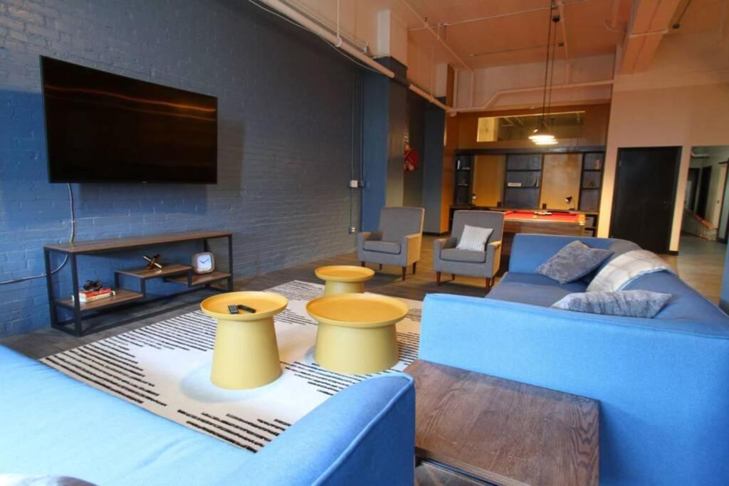 3E *New* Huge! Spacious 3 Bedroom In Oakland That Sleeps 12! Pittsburgh Extérieur photo