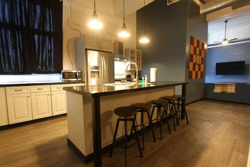 3E *New* Huge! Spacious 3 Bedroom In Oakland That Sleeps 12! Pittsburgh Extérieur photo