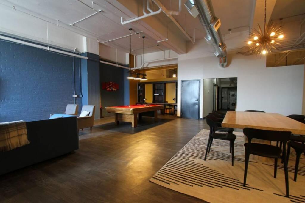 3E *New* Huge! Spacious 3 Bedroom In Oakland That Sleeps 12! Pittsburgh Extérieur photo