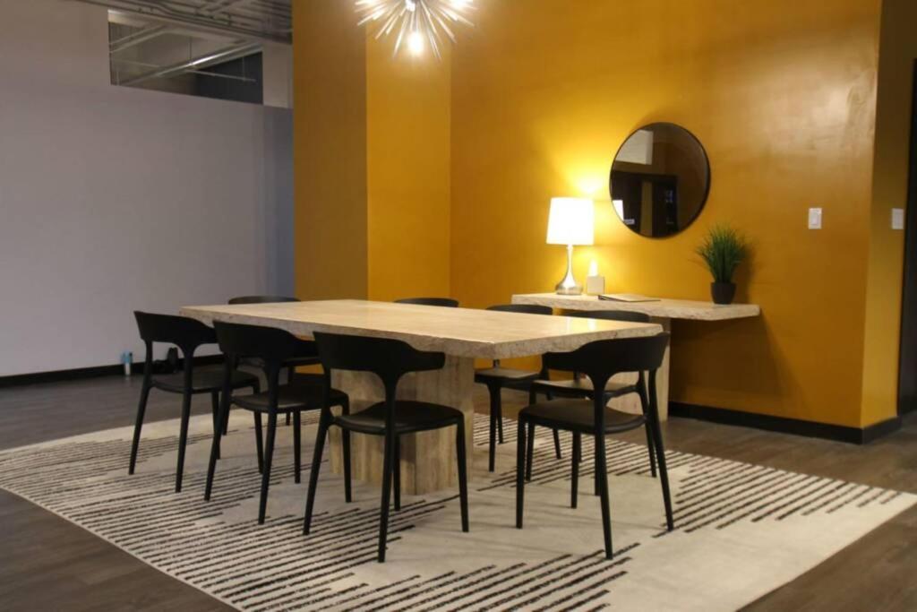 3E *New* Huge! Spacious 3 Bedroom In Oakland That Sleeps 12! Pittsburgh Extérieur photo